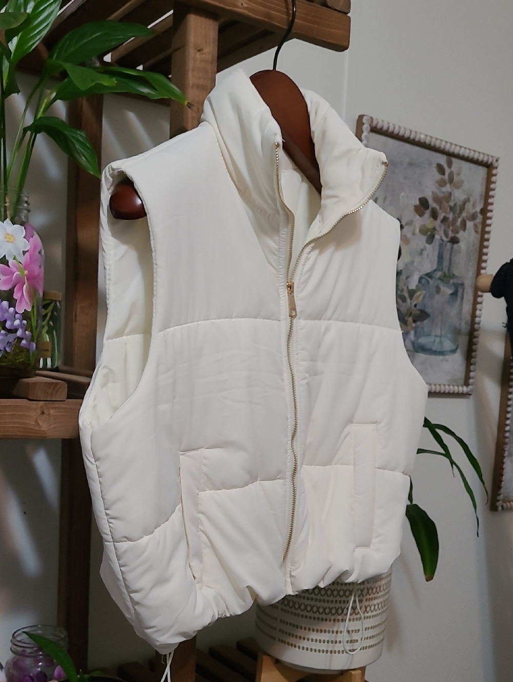 Cream Cropped Puffer Vest - Picture 2 of 9